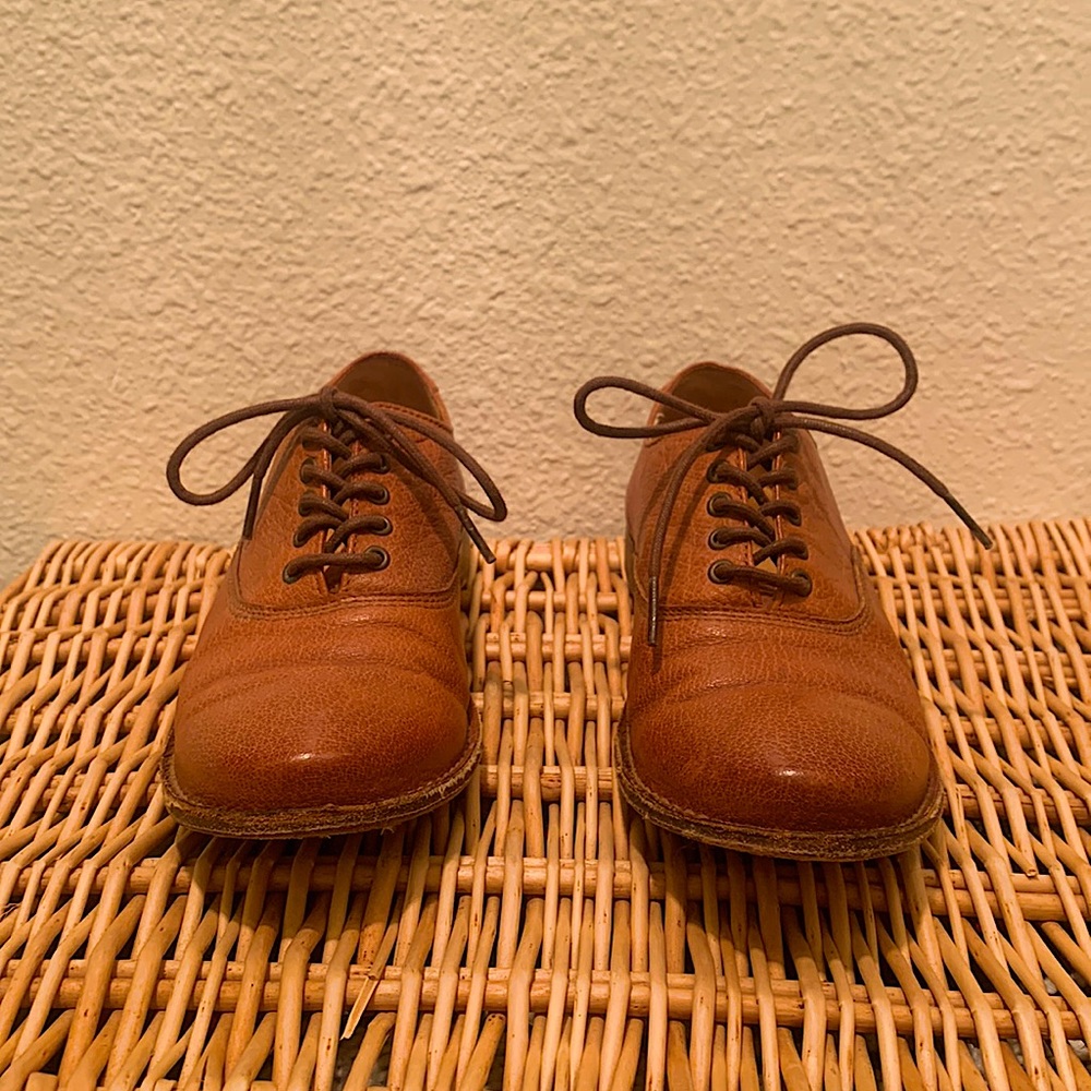 Brown Frye Oxford shoes, size 6.5